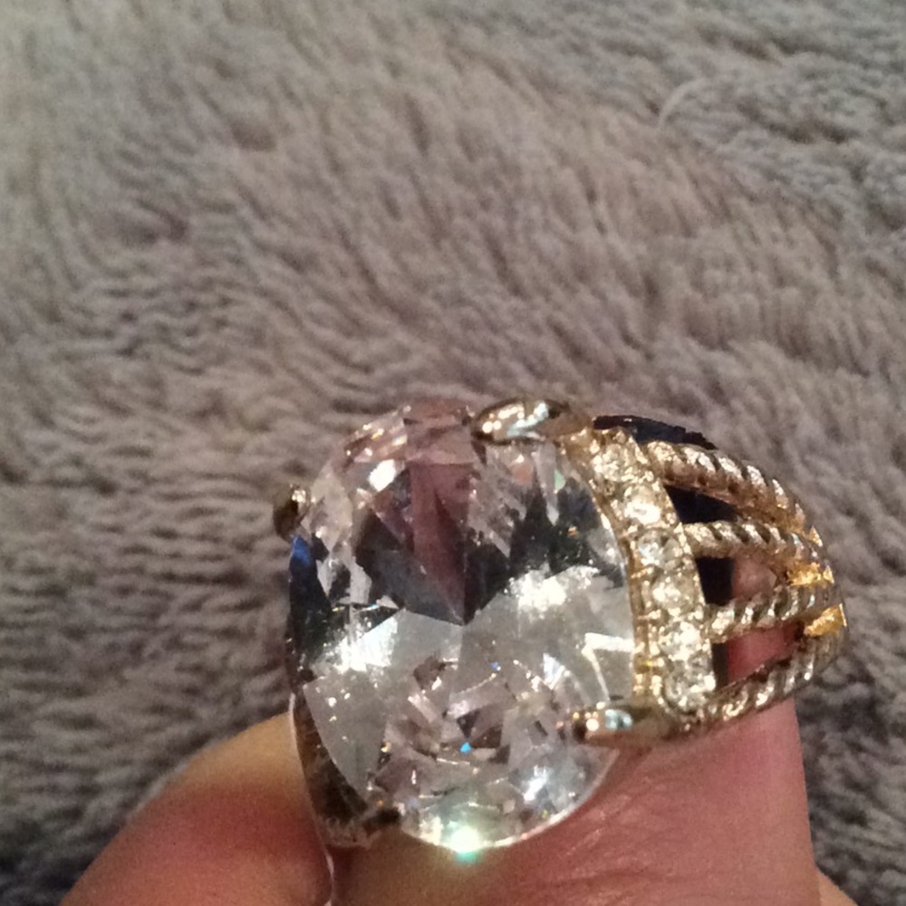 Stunner Ring - image 3